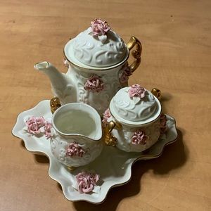 NWOT Pink Floral Tea Pot Set